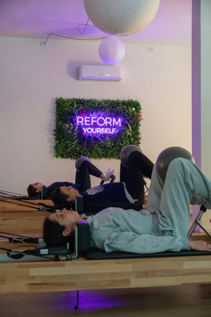 Lezione di Pilates Reformer in piccolo gruppo a Elevate Studio Pilates, Montale